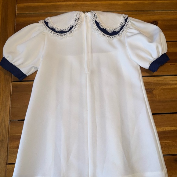 Girl’s size 5 vintage sailor dress. White with blue trim. - Picture 5 of 7